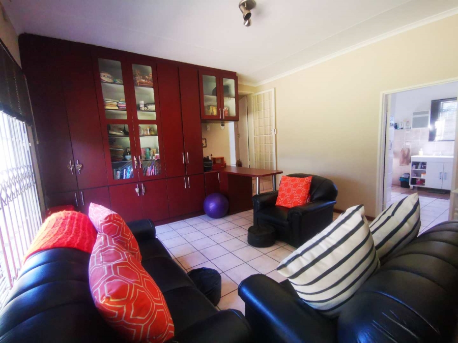 4 Bedroom Property for Sale in Langenhovenpark Free State